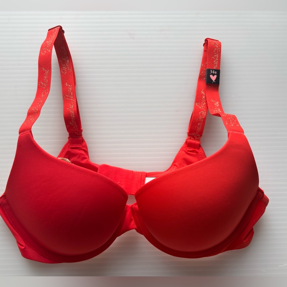 Victoria Secret T-Shirt Full Coverage Push up Bra 34B NWT